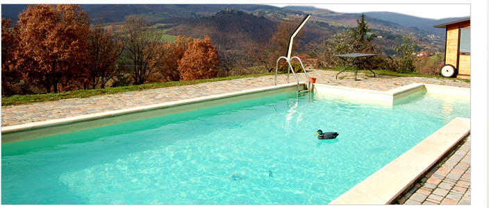 Agriturismo con piscina nella campagna di Arezzo